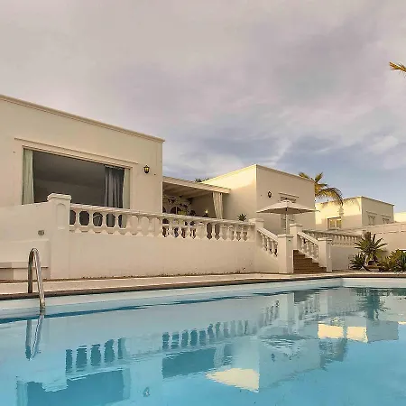 Villa Del Puerto, Pool Sun * 푸에르토카레로